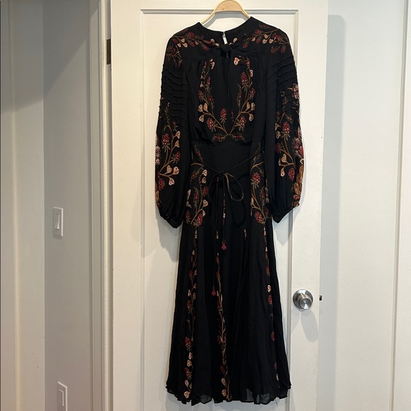 FARM RIO Black Berry Garden Long Sleeve Pleated Maxi Dress - Picture 4 of 16
